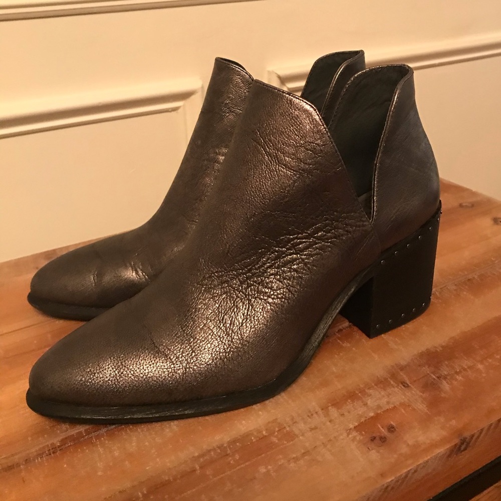 Vince Camuto booties - worn once - negotiable